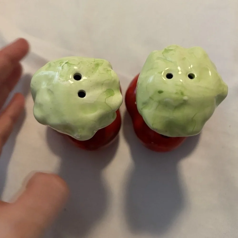 Radish Salt and Pepper Shakers Vegetable Kitschy Red Green Ceramic Set 3.5in